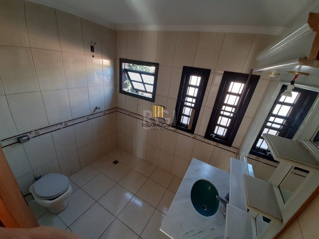 Casa para Venda - 122m², 5 dormitórios, sendo 2 suites, 2 vagas - Teresópolis