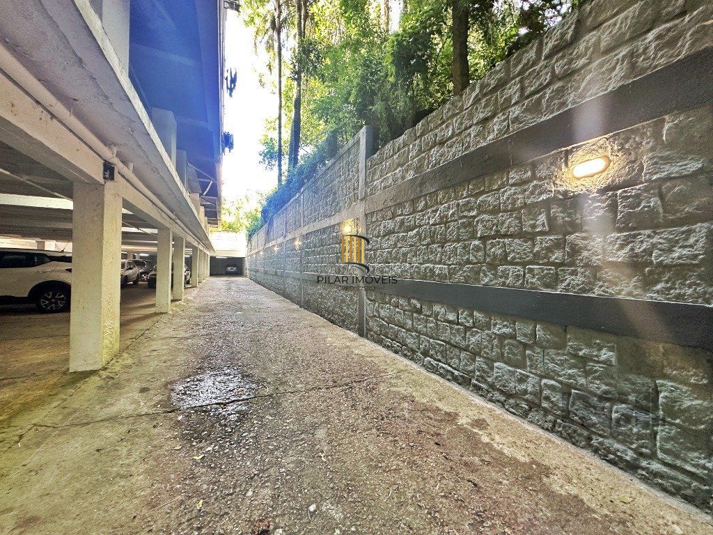 Cobertura com 3 dormitórios, 1 vaga de garagem no bairro Teresópolis