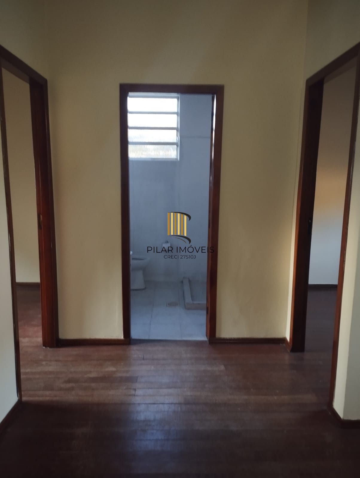 Casa 2 dormitórios no bairro Glória