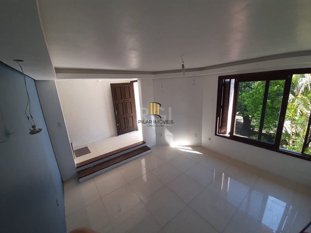Casa para Venda - 122m², 5 dormitórios, sendo 2 suites, 2 vagas - Teresópolis