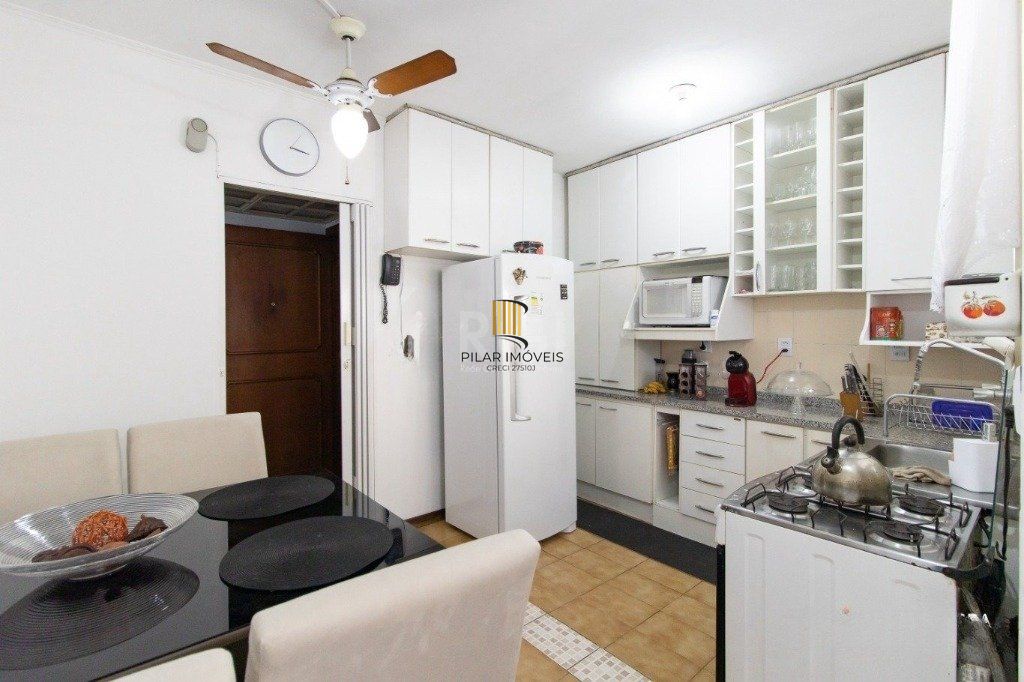 Apartamento de 77m², Bairro Menino Deus