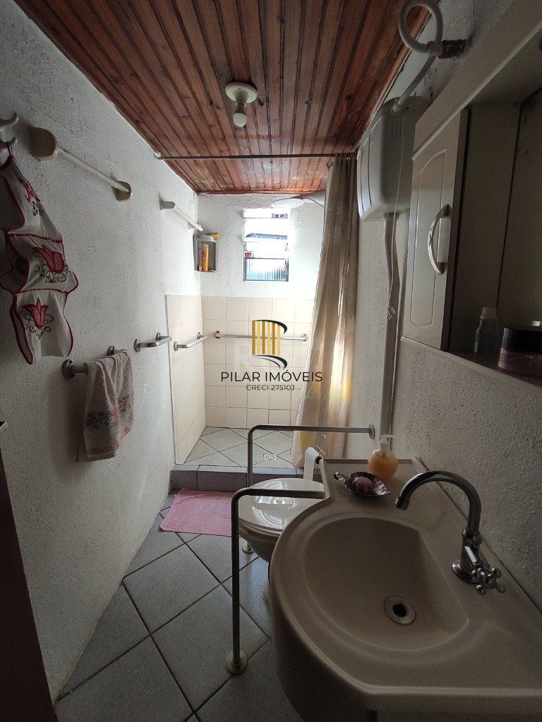 Casa para Venda - 134m², 2 dormitórios, 1 vaga - Nonoai