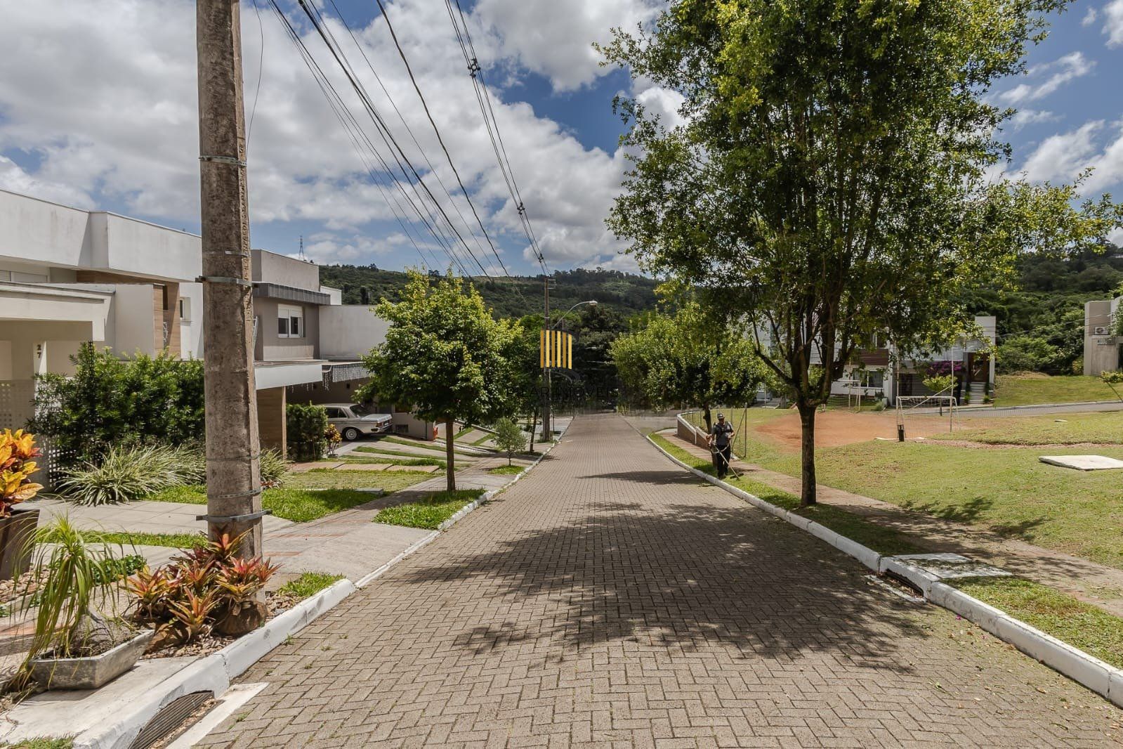 Casa em Condomínio com 3 quartos, 3 vagas e 184m² para vender por R$ 1.180.000 Rua Adriano Pereira Da Silva - Vila Nova, Porto Alegre