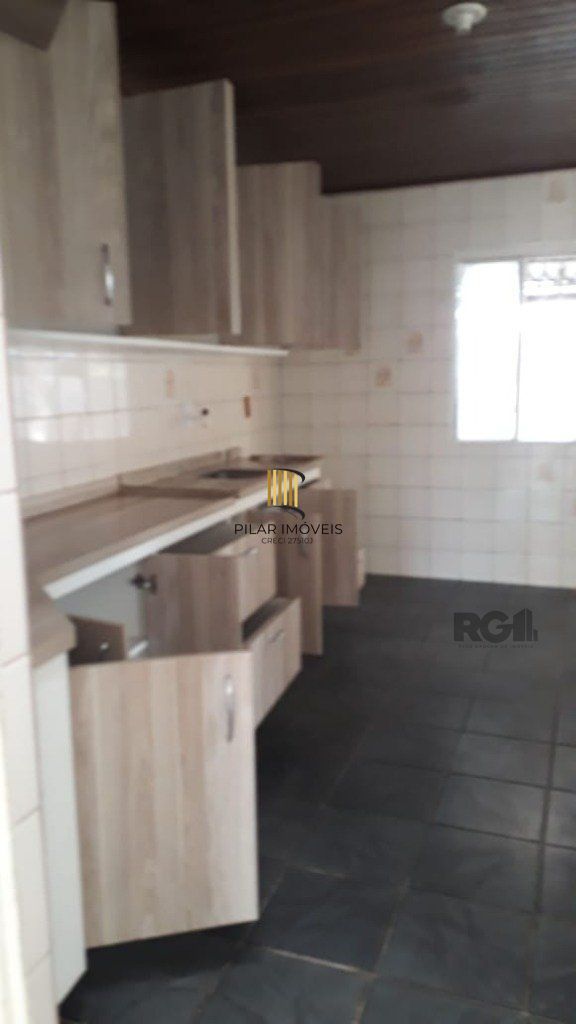Casa de 3 dormitórios, no bairro Lomba do Pinheiro