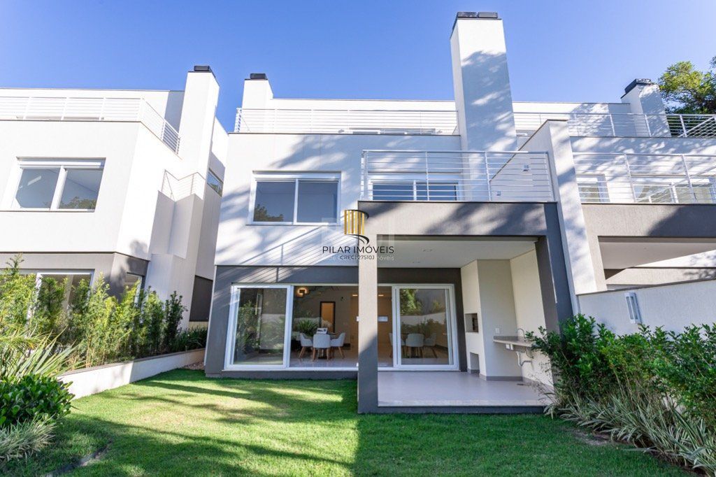 Casa Condominio para Venda - 450m², 3 dormitórios, sendo 3 suites, 3 vagas - Pedra Redonda