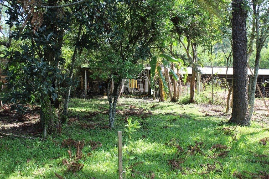 Sítio para Venda - 100m², 3 dormitórios, 9 vagas - Pinheiro