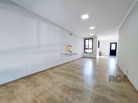 Excelente casa de 85m² com 2 dormitórios, piscina e 6 vagas.