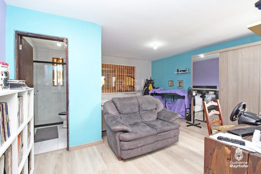 Casa para Venda - 220m², 2 dormitórios, sendo 2 suites, 3 vagas - Teresópolis