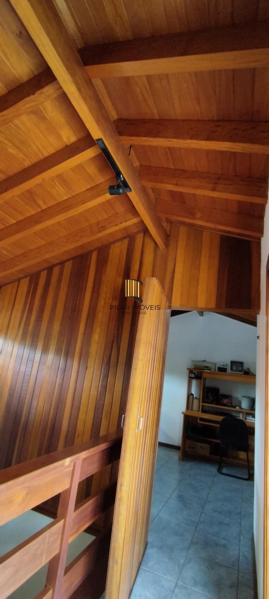 Casa 348m², 4 dormitórios, 2 vagas no bairro Nonoai