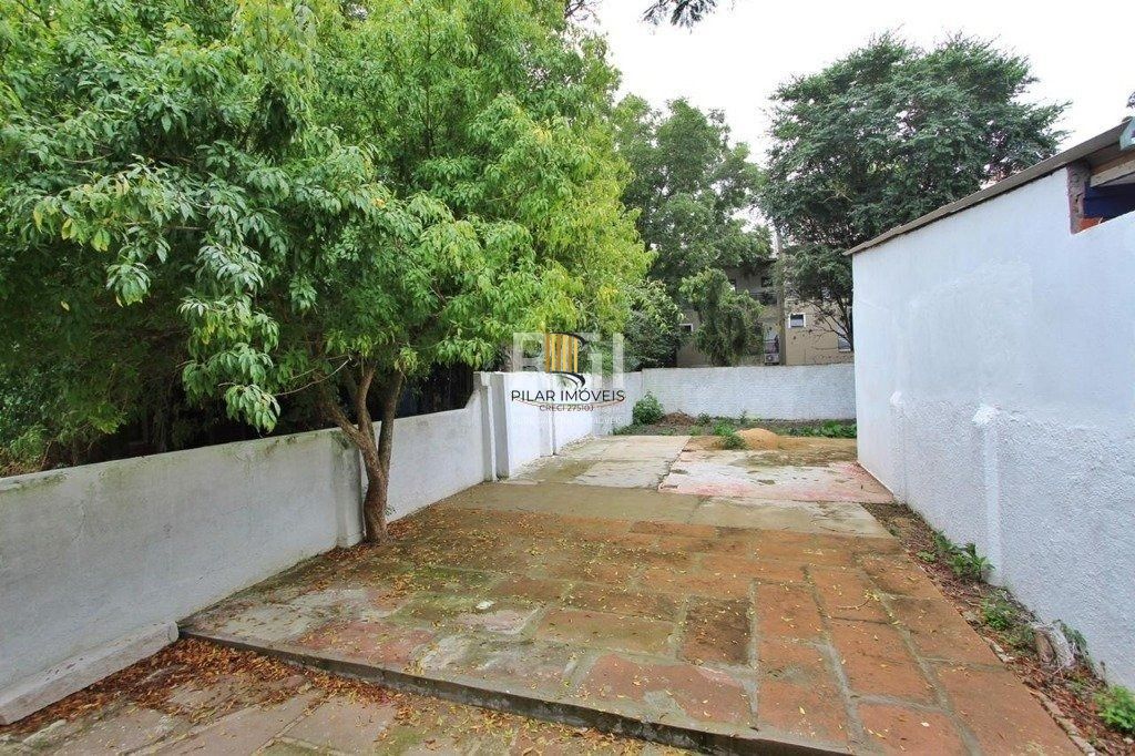 Casa 6 dormitórios no bairro Teresópolis