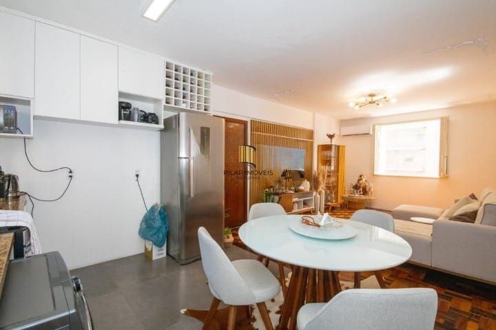 Apartamento com 3 dormitorios e suíte no Centro de Porto Alegre-RS.