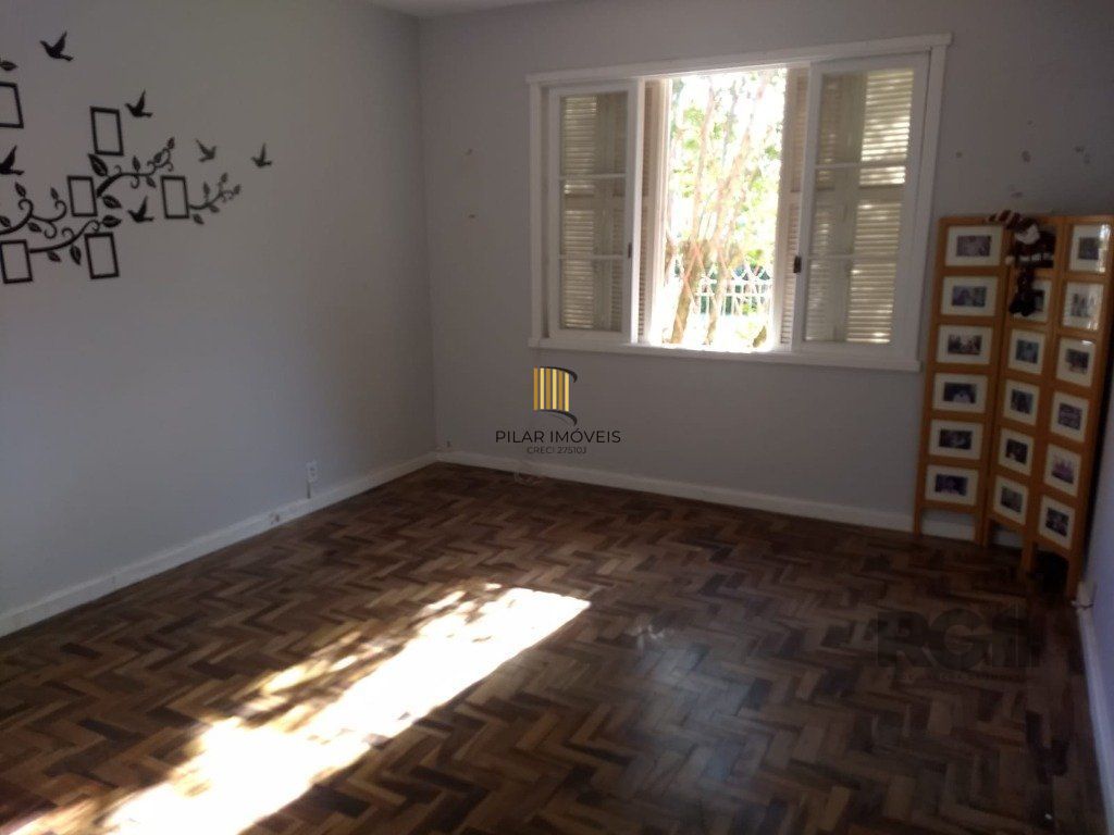 Casa de 168m² - 3 dormitórios, 3 vagas no bairro Nonoai
