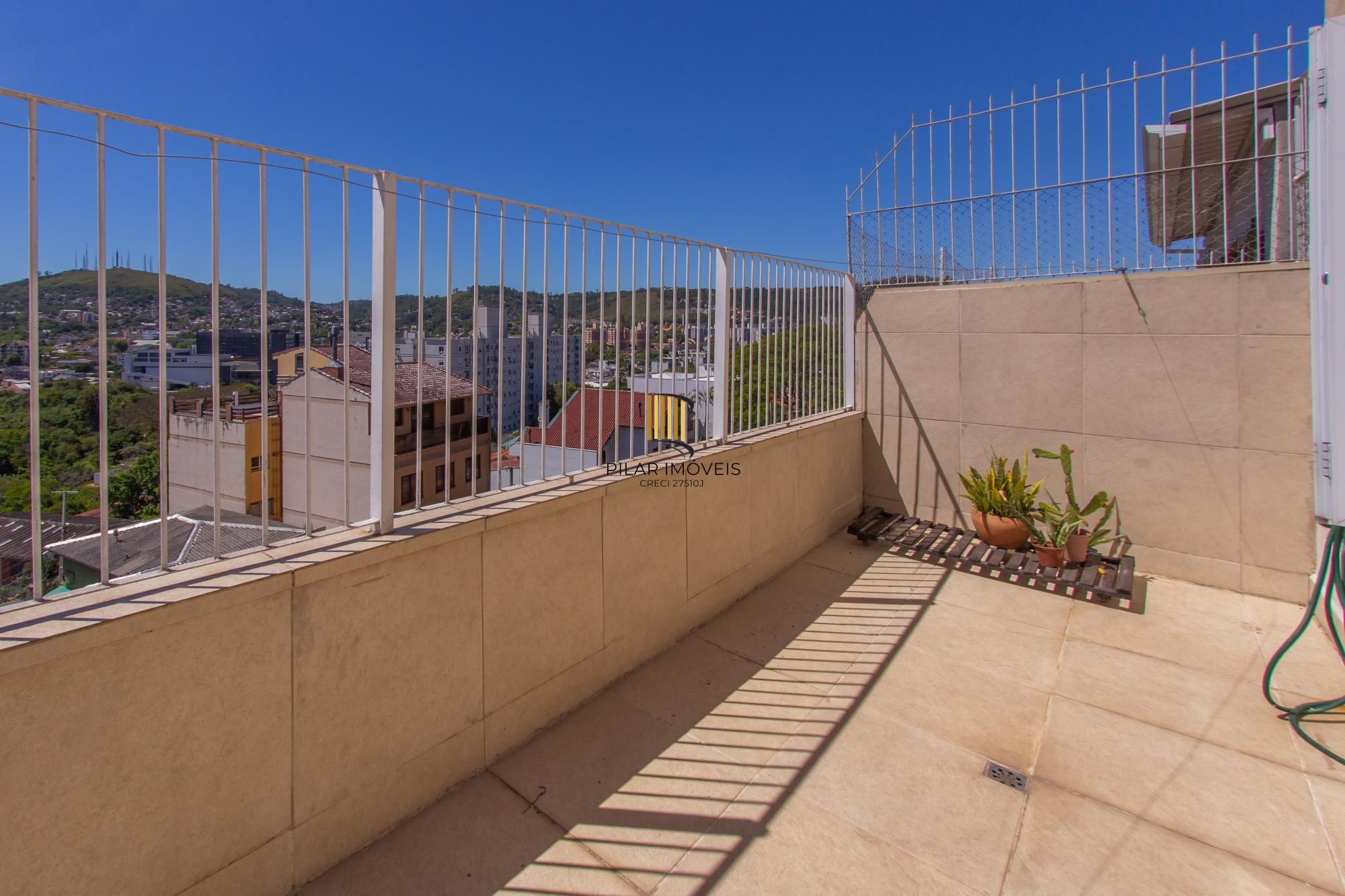 Cobertura de 02 dormitorios no bairro Medianeira- Porto Alegre /RS