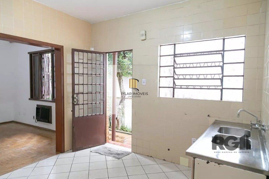 Casa para Venda - 150m², 3 dormitórios, 2 vagas - Teresópolis