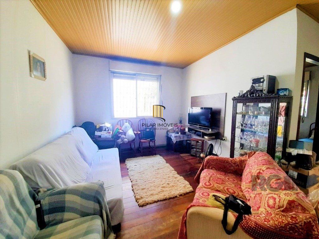 Casa 3 dormitórios no bairro Medianeira