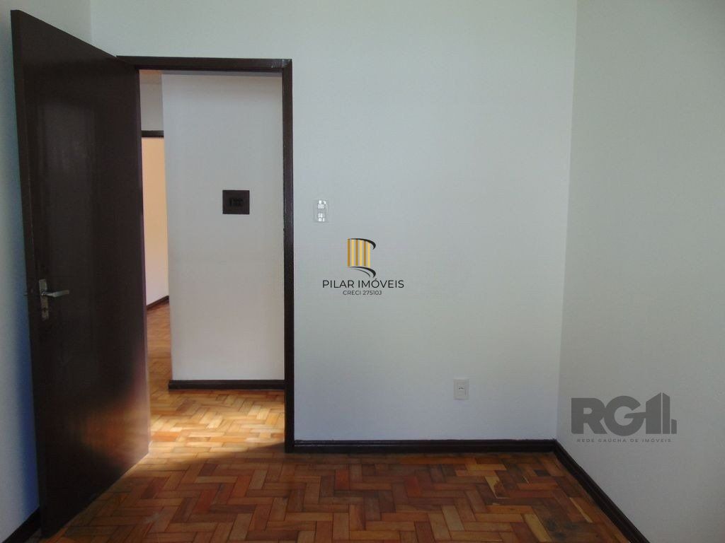 Casa 84m² - 2 dormitórios, 2 vagas no bairro Jardim Botânico