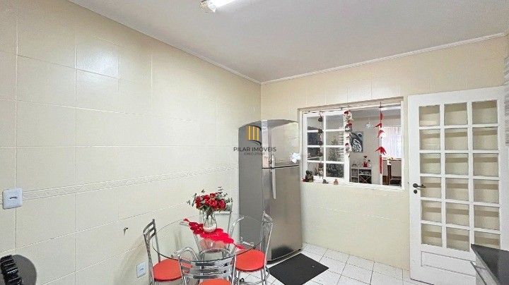 Casa com 4 Quartos e 3 banheiros de 223 m², perto da PUC à venda por R$ 697.000