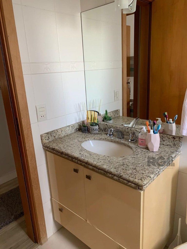 Apartamento 2 dormitórios, 1 suíte, 74m, 2 vagas, elevador