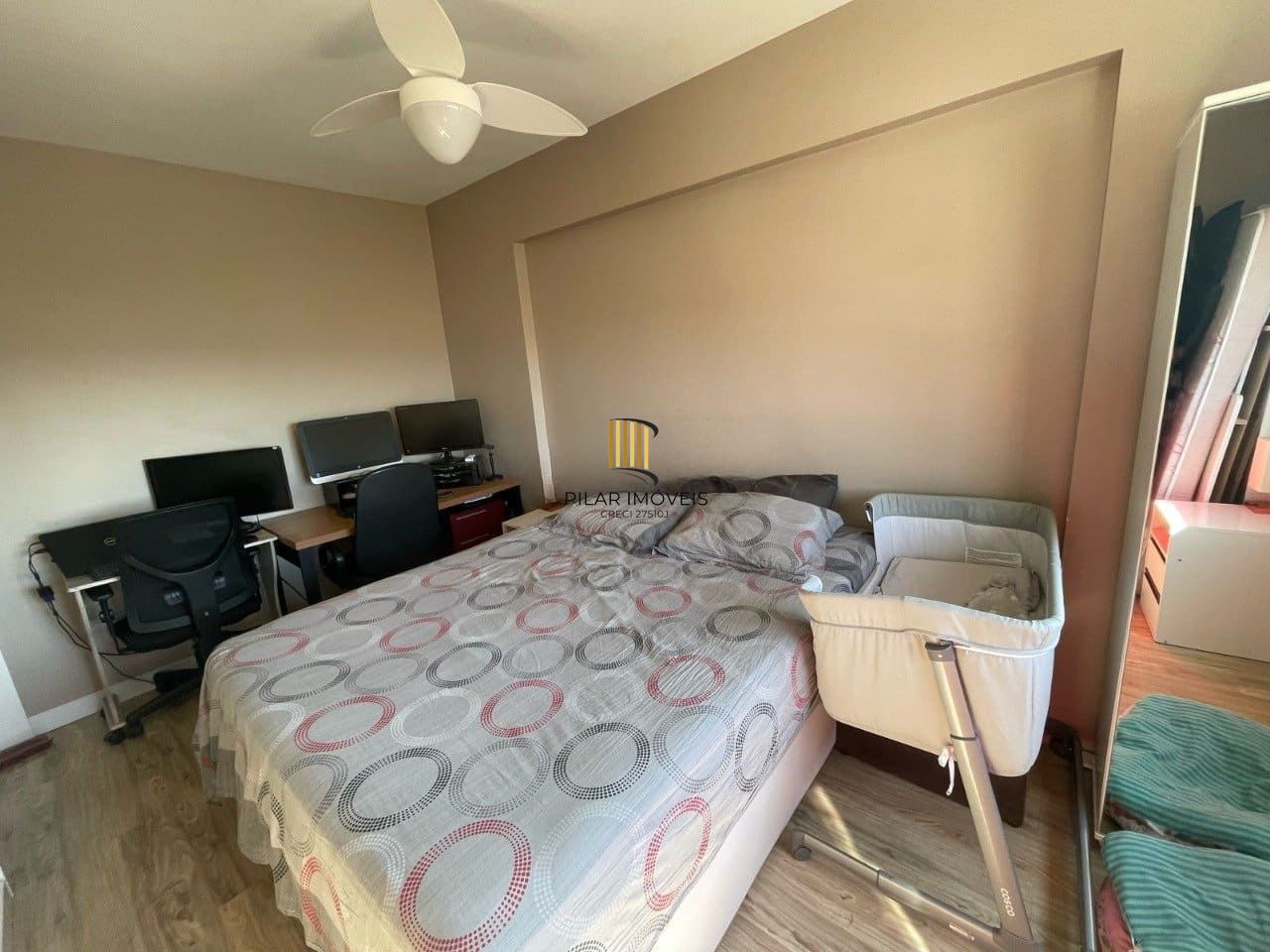 Apartamento de 2 dormitórios à venda em São Geraldo, Porto Alegre.