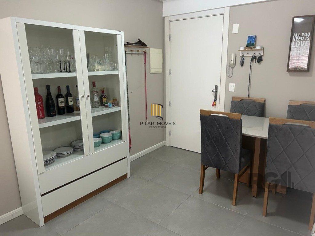 Apartamento de 2 dormitórios no bairro Centro, em Canoas
