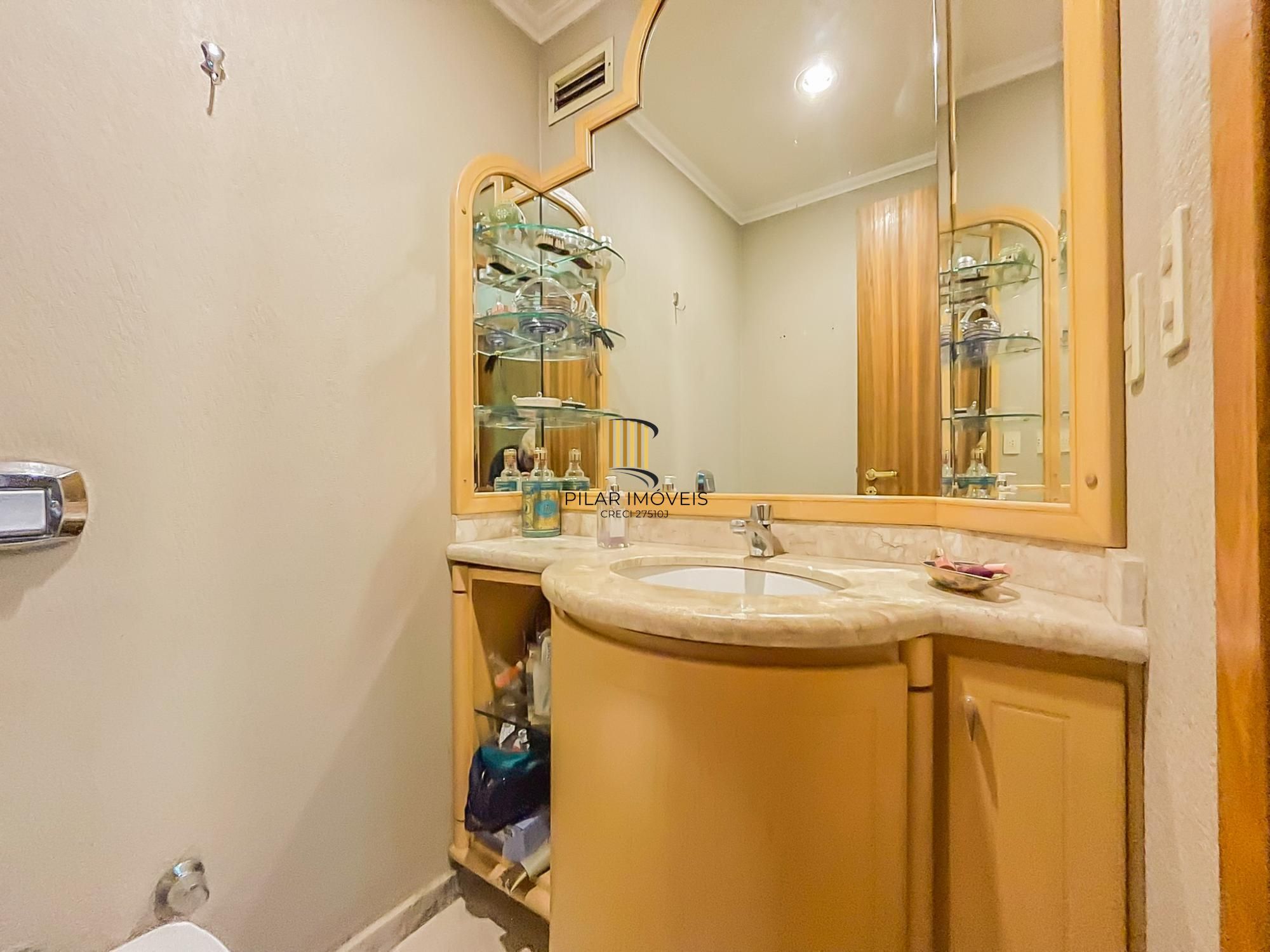 Lindo apartamento 03 dormitórios, duas vagas Coração Menino Deus