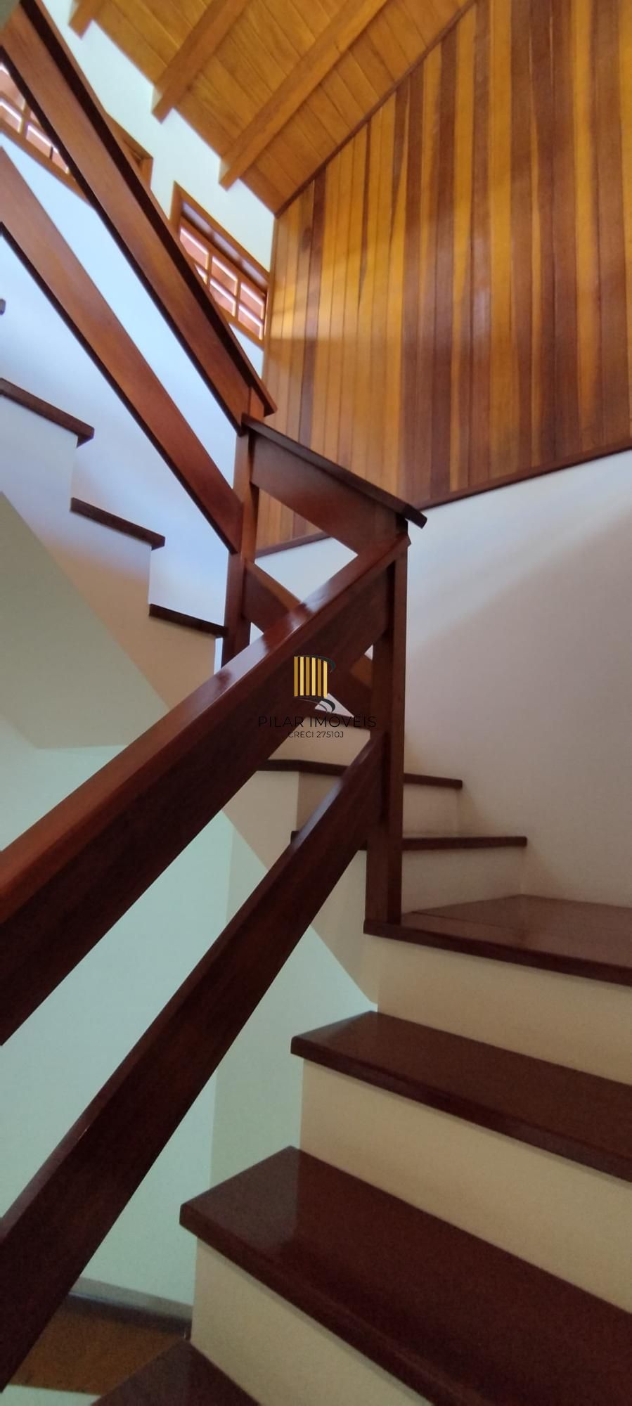 Casa 348m², 4 dormitórios, 2 vagas no bairro Nonoai
