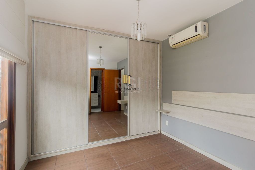 Casa em condomínio com 3 dormitórios, churrasqueira e 1 vaga de garagem no bairro Ipanema