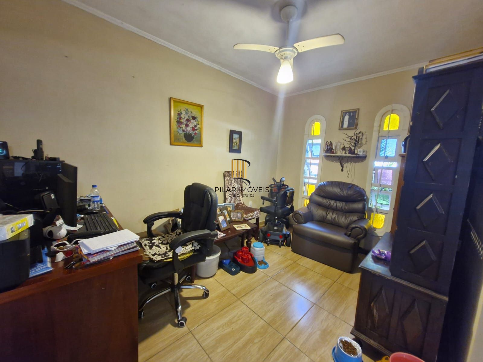 Casa com 3 dormitórios e edícula nos fundos no bairro Nonoai.