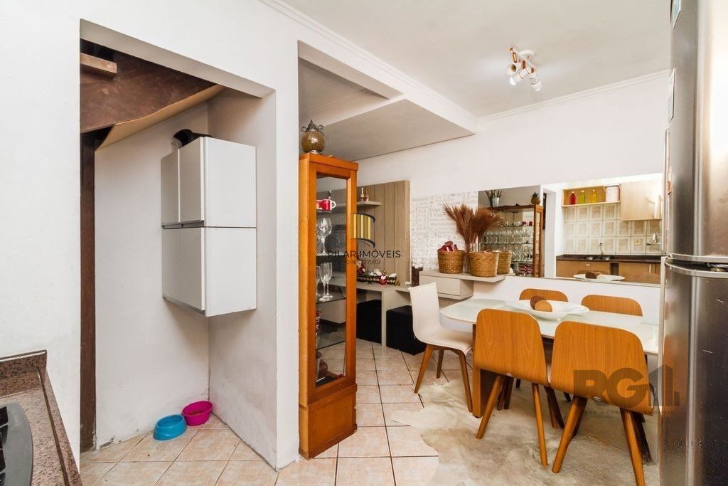 Casa de 117m² - 3 dormitórios e 1 vaga no bairro Hípica