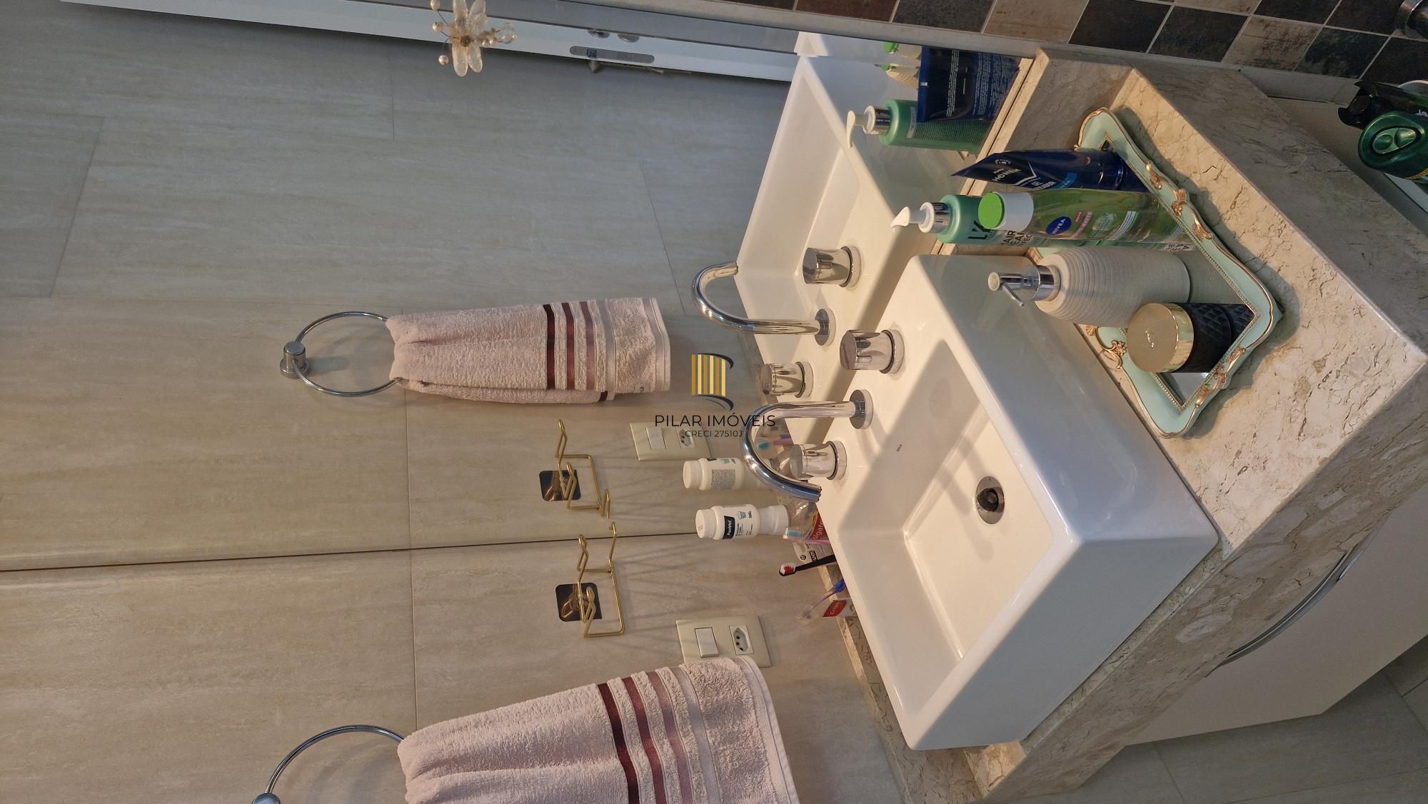 Apartamento mobiliado no Central Parque, 3 dormitorios sendo 1 suíte, banheiro social, lavabo, 114,00m² área privativa, 2 garagens