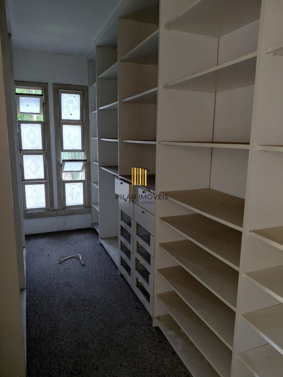 Ampla casa com pátio Bairro Teresópolis