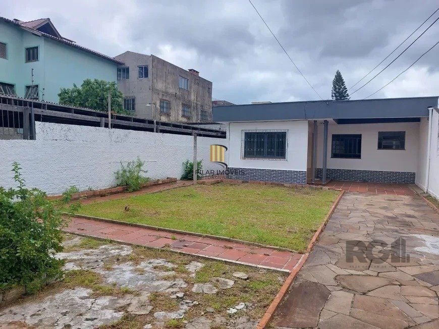 Casa de 2 dormitórios no bairro Sarandi