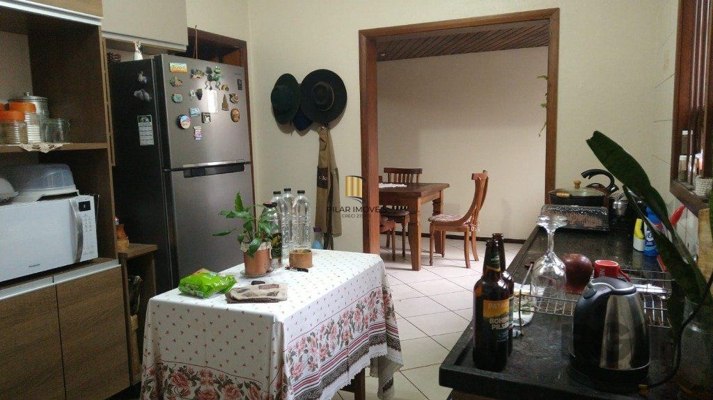 Casa 4 dormitórios no bairro Teresópolis