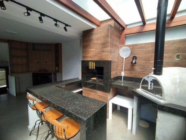 Casa de Condomínio 3 dormitórios no bairro Cristal