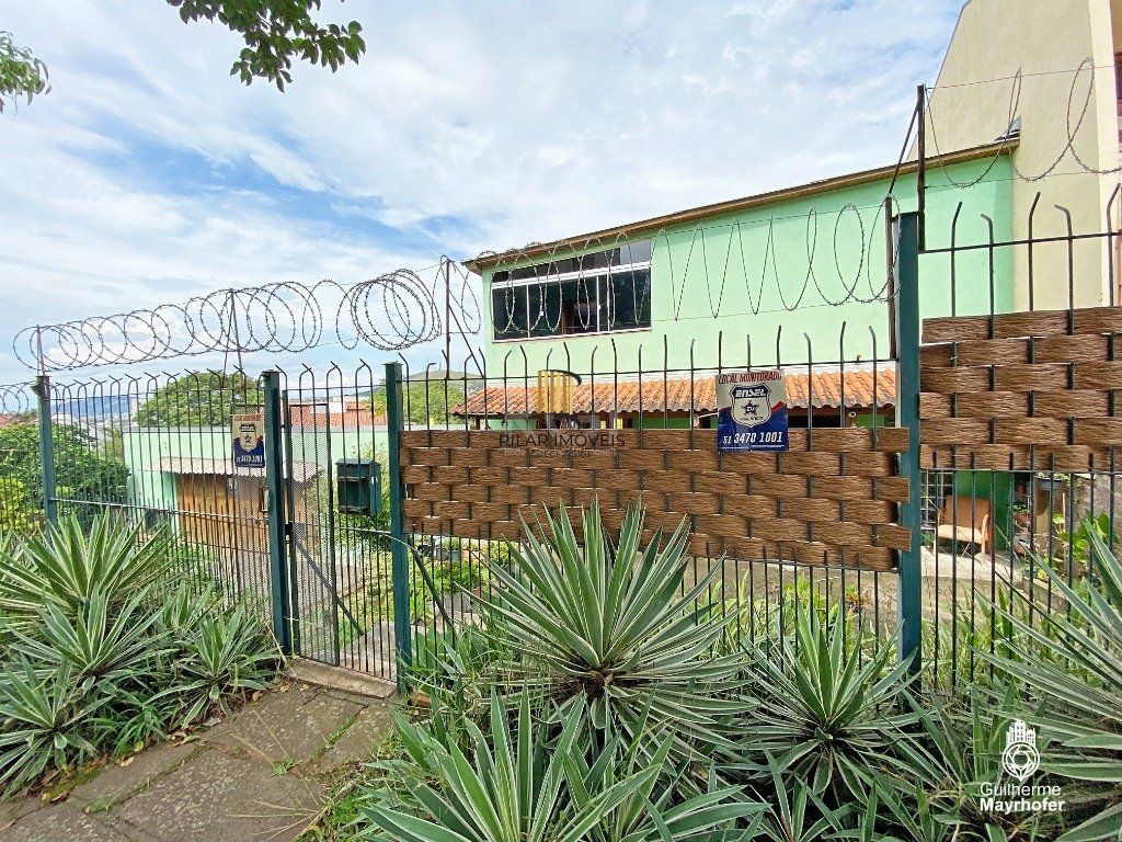 Casa para Venda - 220m², 2 dormitórios, sendo 2 suites, 3 vagas - Teresópolis