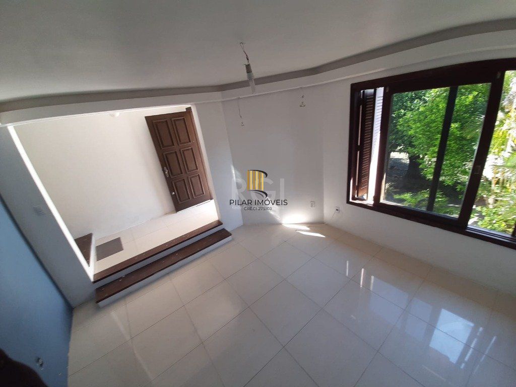Casa para Venda - 122m², 5 dormitórios, sendo 2 suites, 2 vagas - Teresópolis