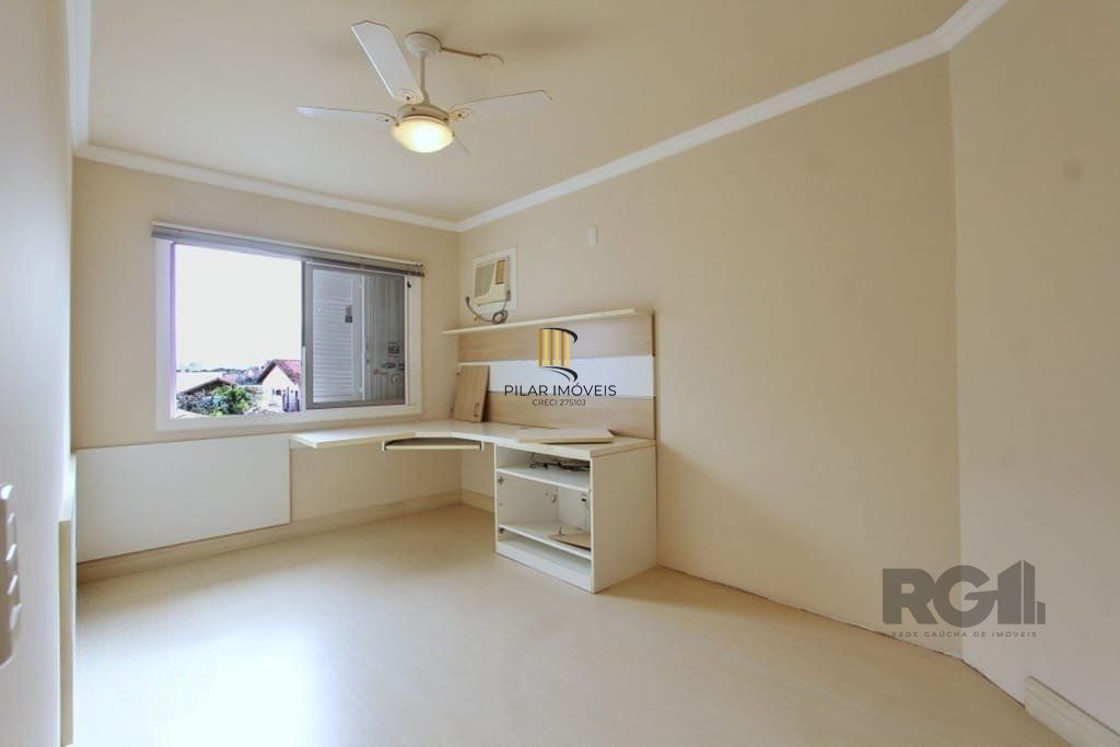 Excelente casa de 324m² com 4 dormitórios e 2 vagas.