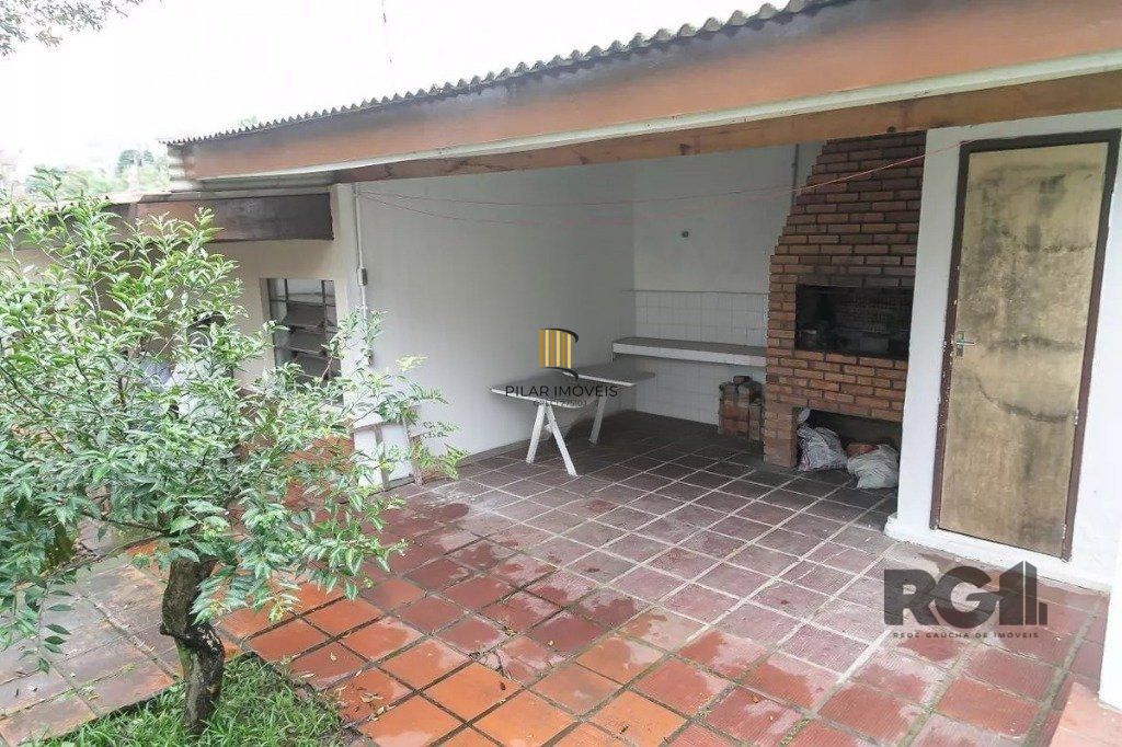 Casa para Venda - 150m², 3 dormitórios, 2 vagas - Teresópolis