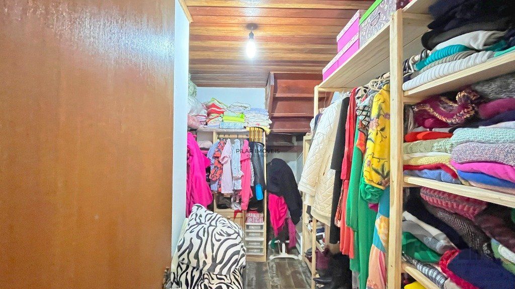 Casa para Venda - 176m², 3 dormitórios, sendo 1 suites, 4 vagas - Jardim Isabel