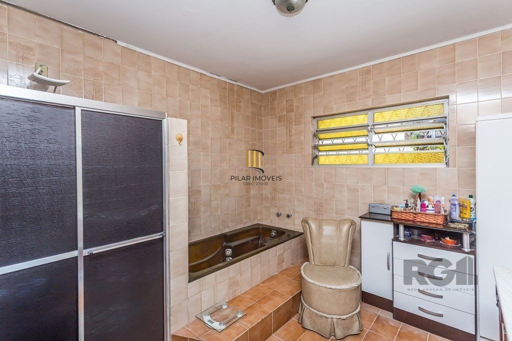 Casa 210m² - 3 dormitórios, 2 vagas