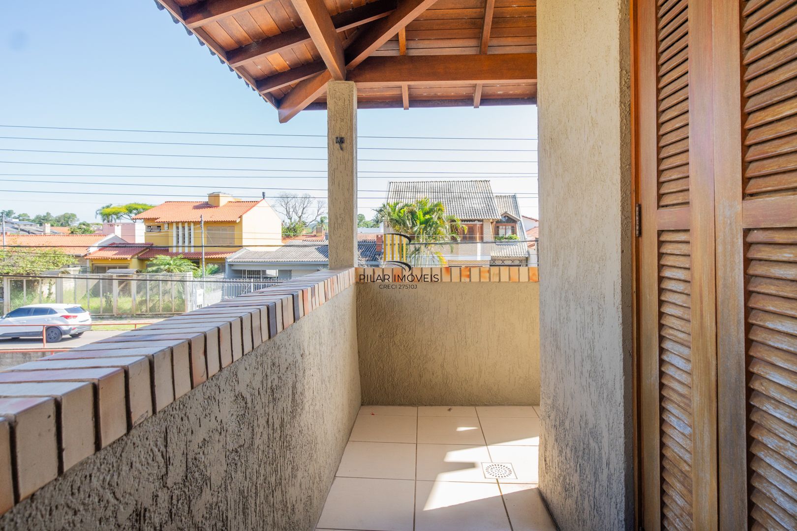Casa em condomínio de 105m² - 2 dormitórios e 1 vaga no bairro Guarujá