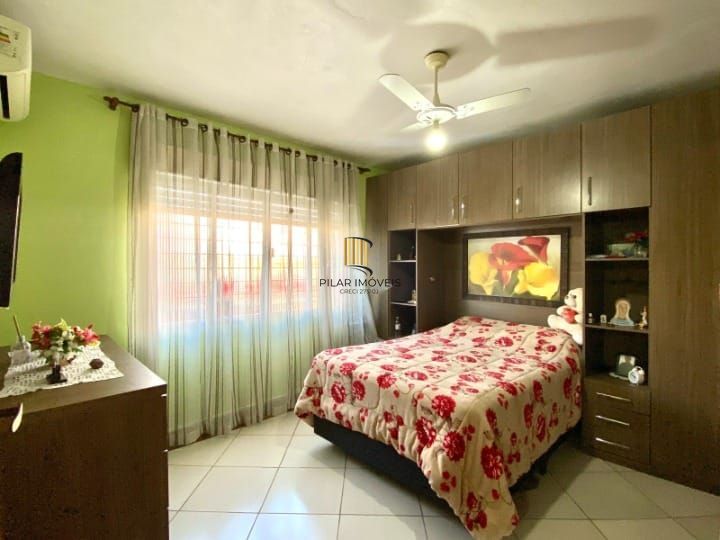 Casa com 03 dormitorios e 4 vagas de garagem proximo a Sport club Sáo jóse - Porto Alegre/RS.