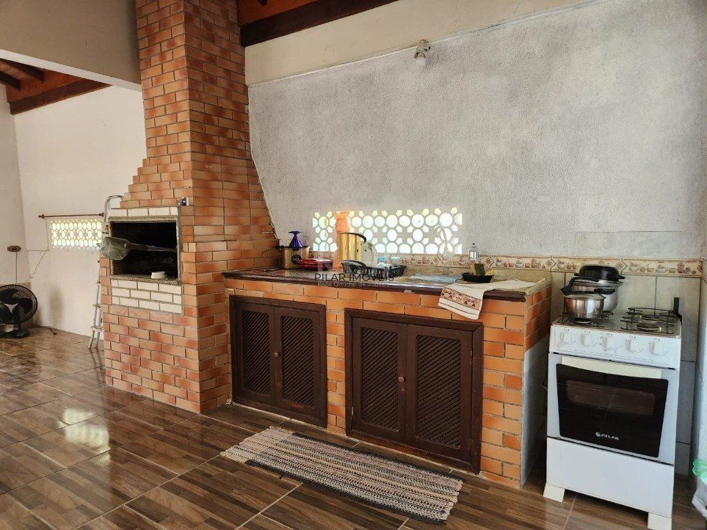Casa para Venda - 150m², 2 dormitórios, 4 vagas - Ponta Grossa