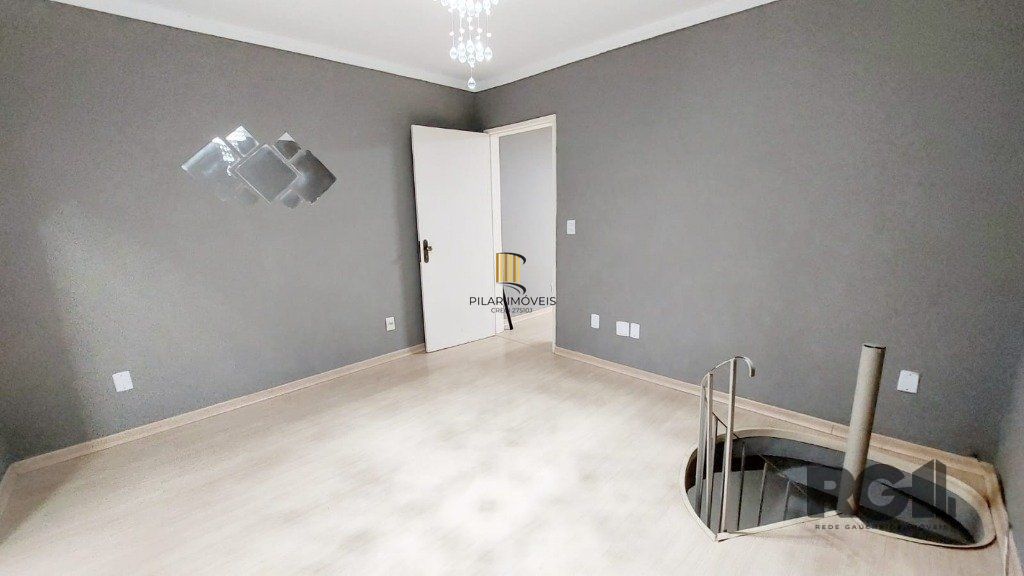 Casa 3 dormitórios no bairro Azenha