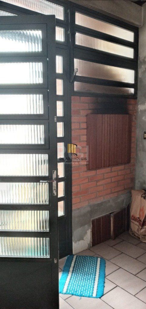 Casa para Venda - 95m², 2 dormitórios, 3 vagas - Teresópolis