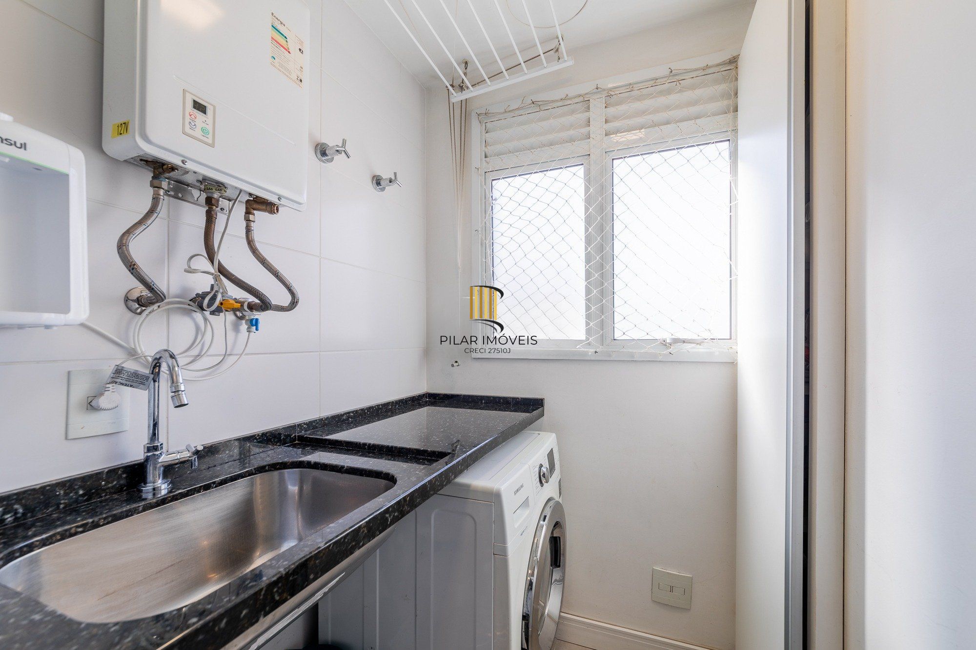 Apartamento com 3 quartos e 79m² à venda em Passo da Areia - Rua Bezerra De Menezes, Passo Da Areia, Porto Alegre