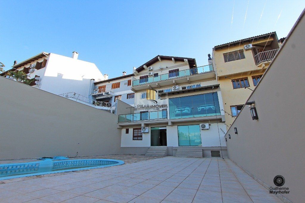 Casa para Venda - 445.52m², 4 dormitórios, sendo 4 suites, 4 vagas - Teresópolis