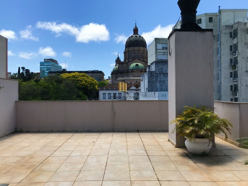 Apartamento de 01 dormitório em edifício com infraestrutura no Centro de Porto Alegre-RS