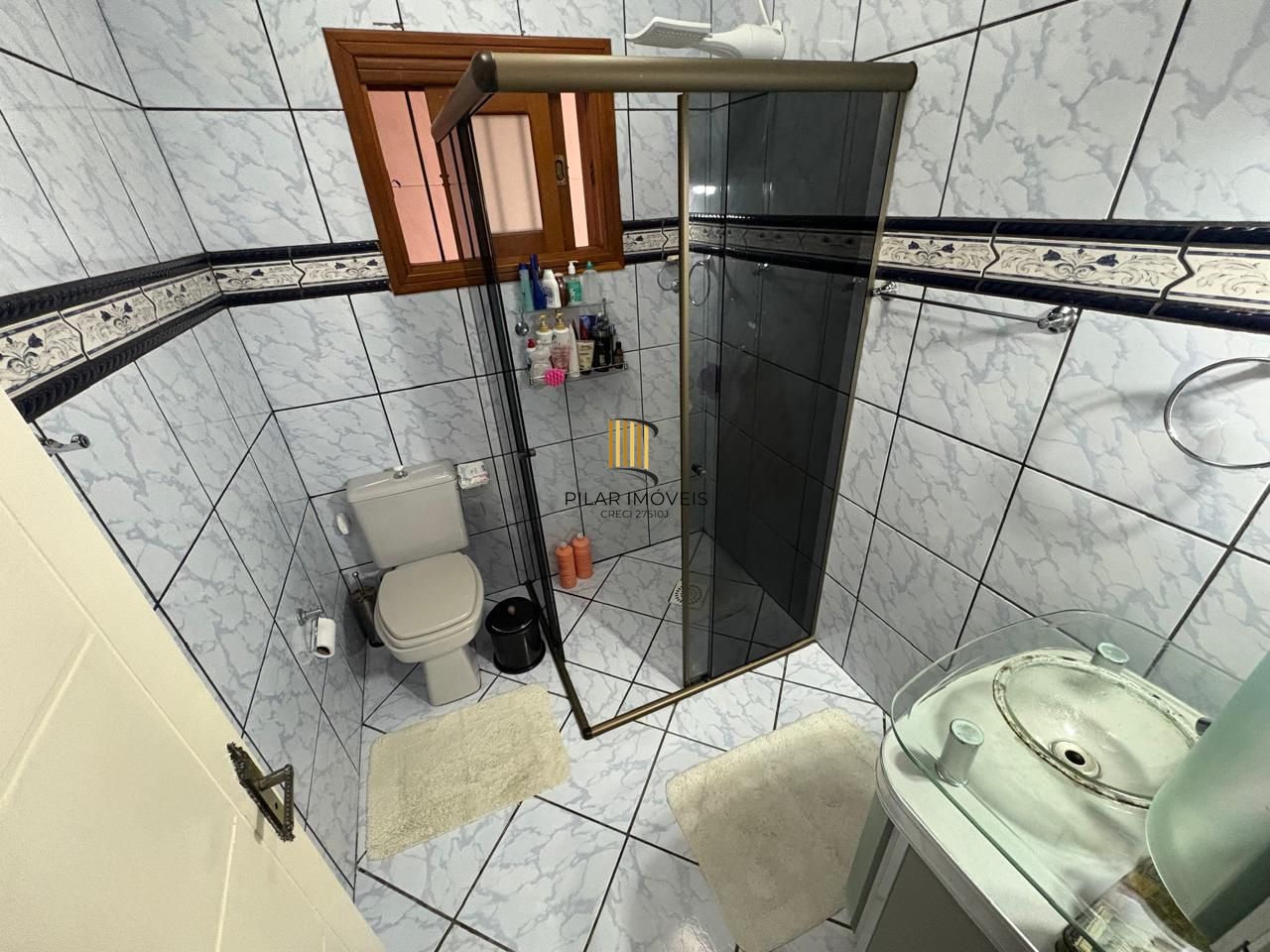 Casa residencial 234m² , 2 dormitórios no bairro Glória