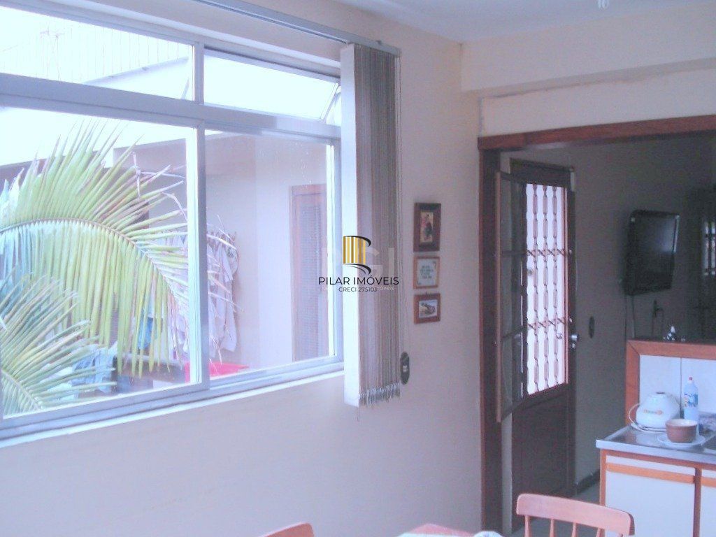Casa para Venda - 500m², 6 dormitórios, sendo 2 suites, 4 vagas - Glória